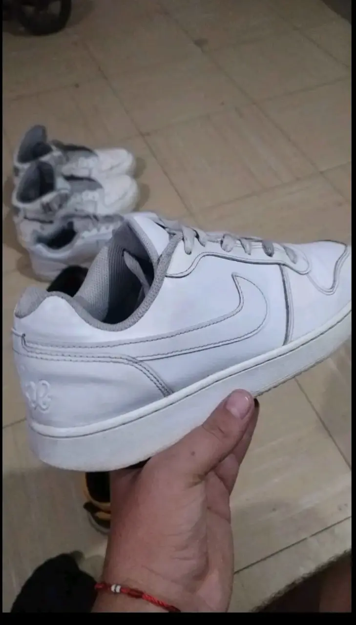 Zapatillas deportivas Nike amarillas y negras - 3