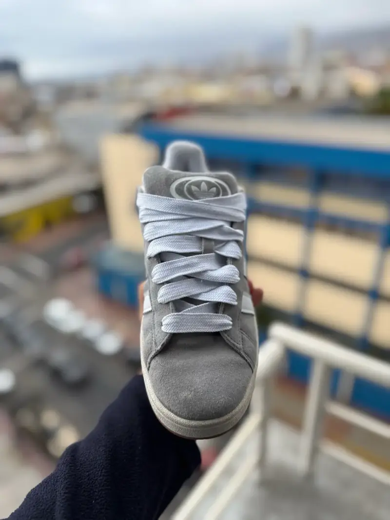 Zapatillas deportivas grises de gamuza - 4