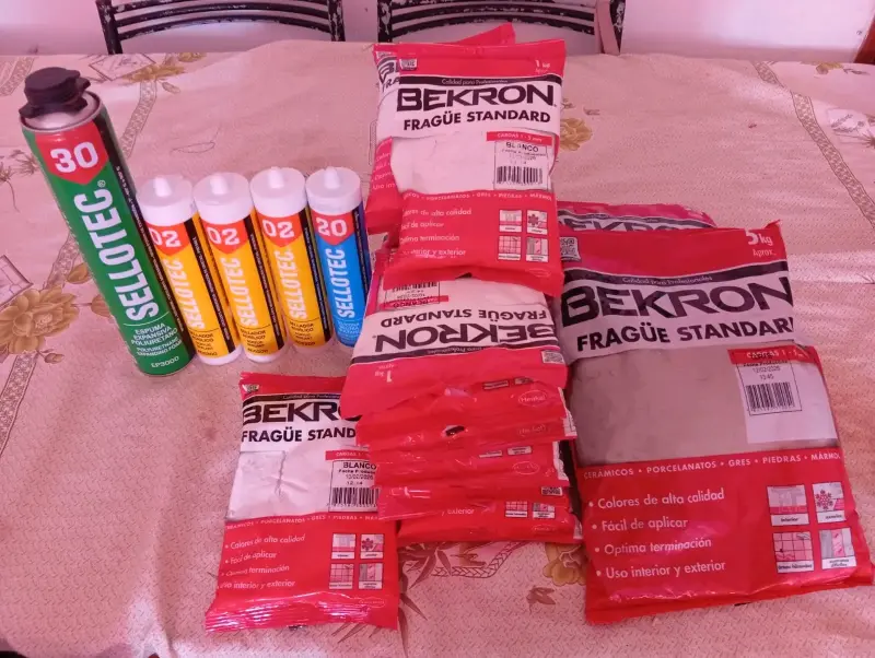Lote de fragüe y sellador Bekron y Sellotec - 2