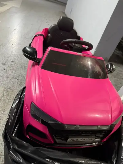 Auto eléctrico infantil rosa con volante - miniatura 5