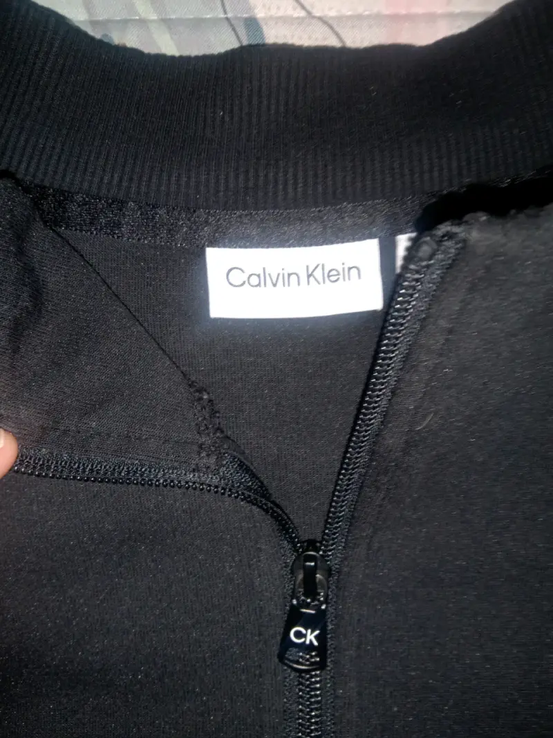 Polerón negro Calvin Klein con cierre - 2