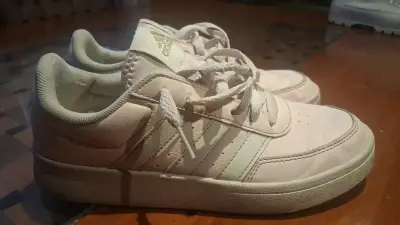 Zapatillas Adidas blancas clásicas - miniatura 1