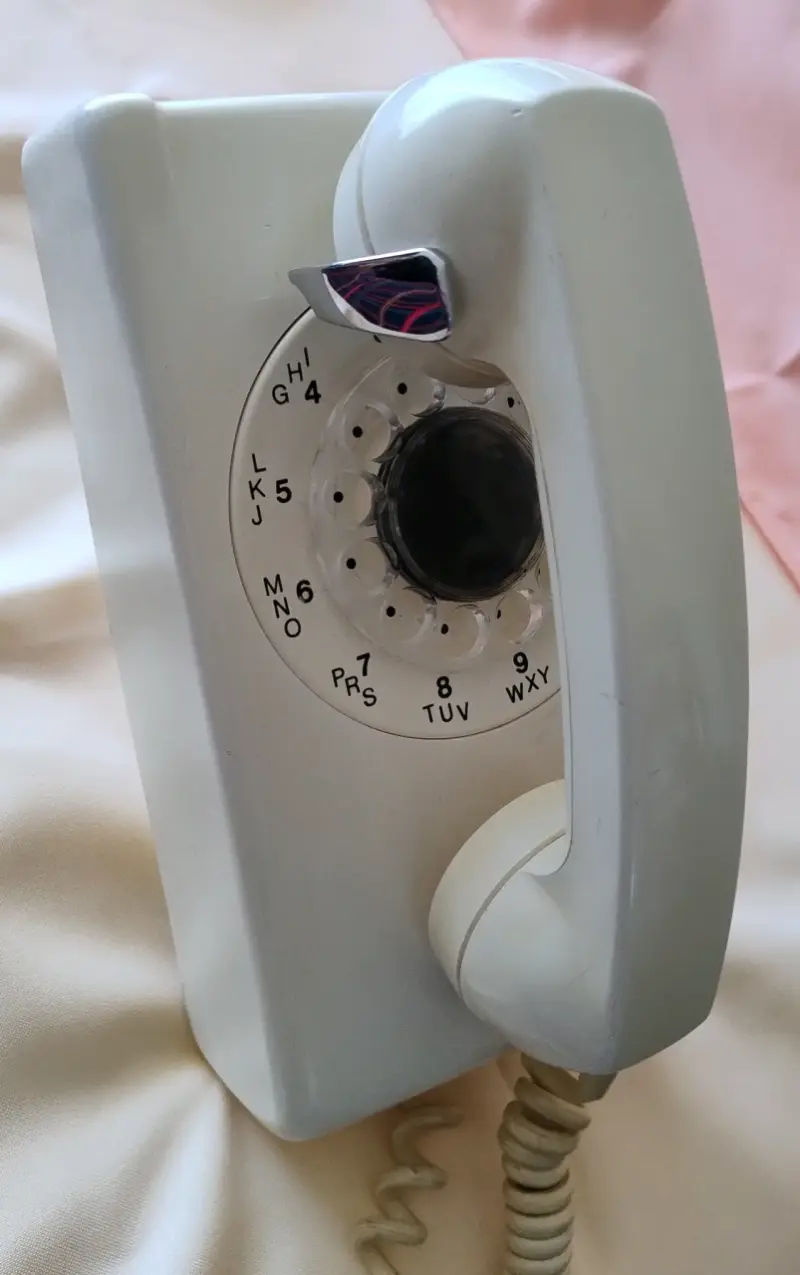 Teléfono vintage de disco blanco - 1