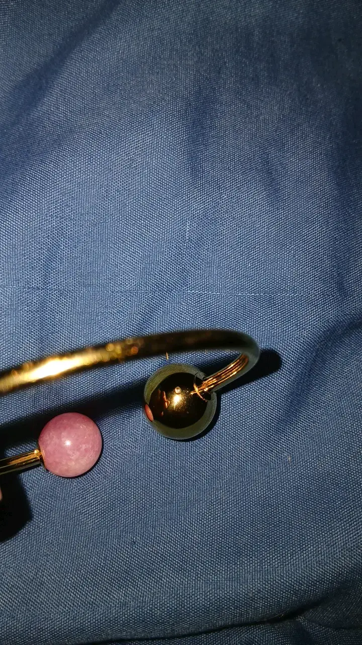 Pulsera Michael Kors dorada con esfera rosa - 4