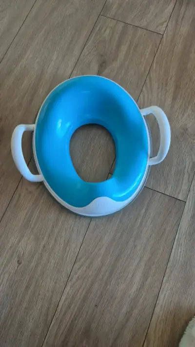 Set de asientos y adaptador para baño infantil - miniatura 2
