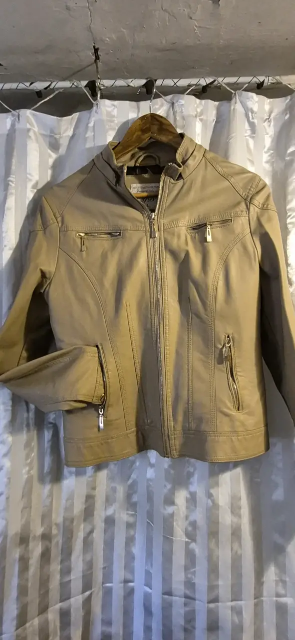 Chaqueta beige con cierre para mujer - 3