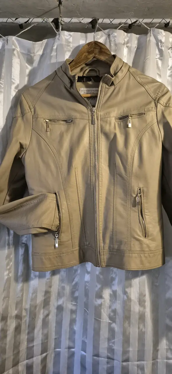 Chaqueta beige con cierre para mujer - 5