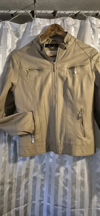 Chaqueta beige con cierre para mujer - miniatura 5