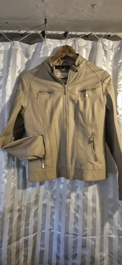 Chaqueta beige con cierre para mujer - miniatura 6