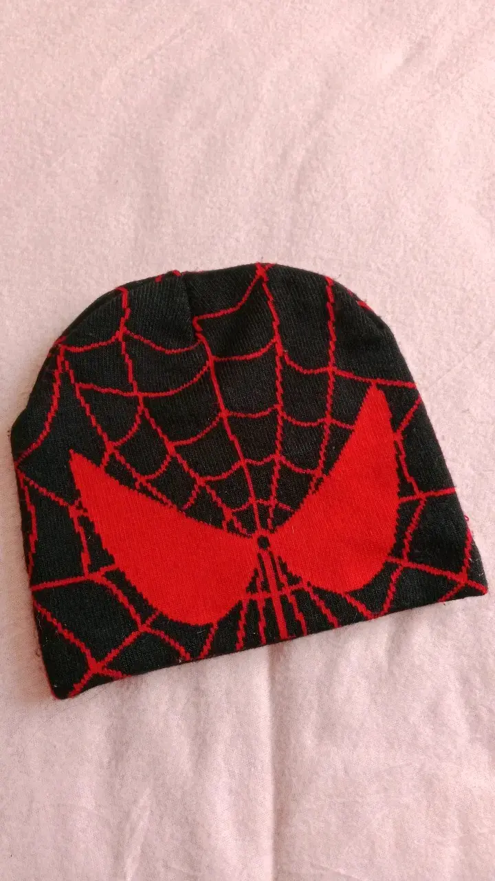 Gorro tejido diseño de Spiderman