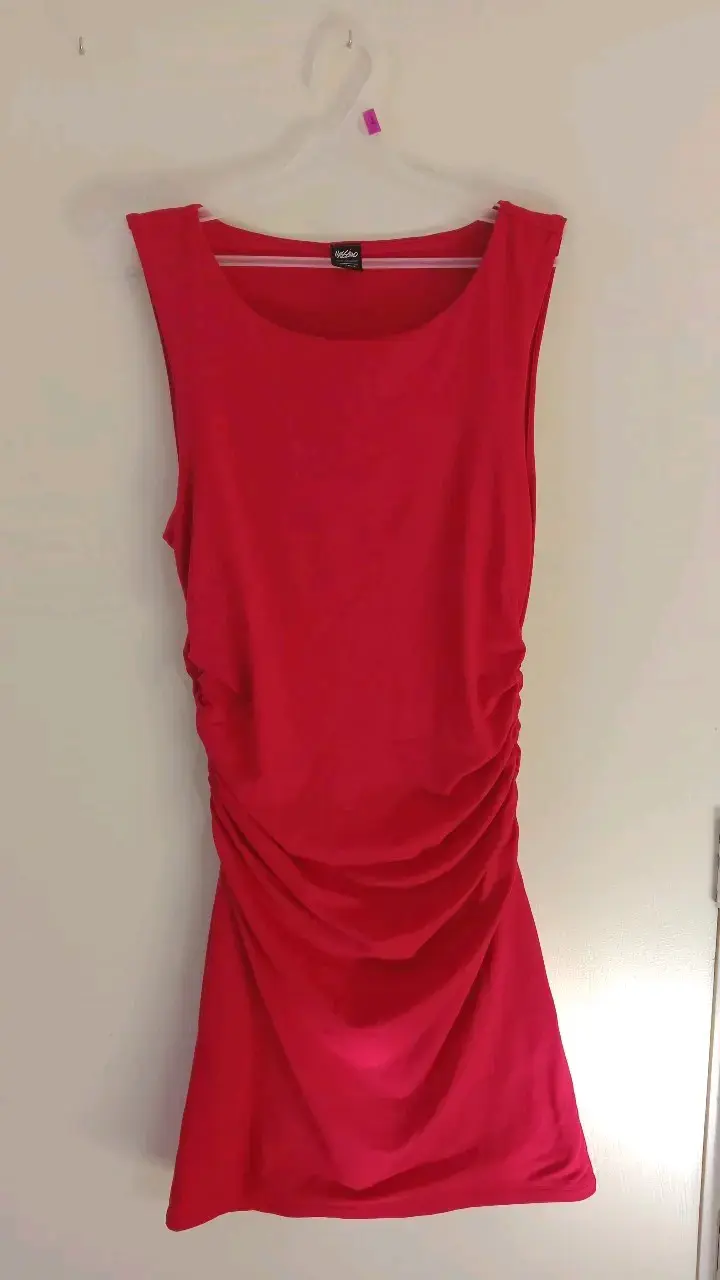Vestido rojo sin mangas elegante - 1