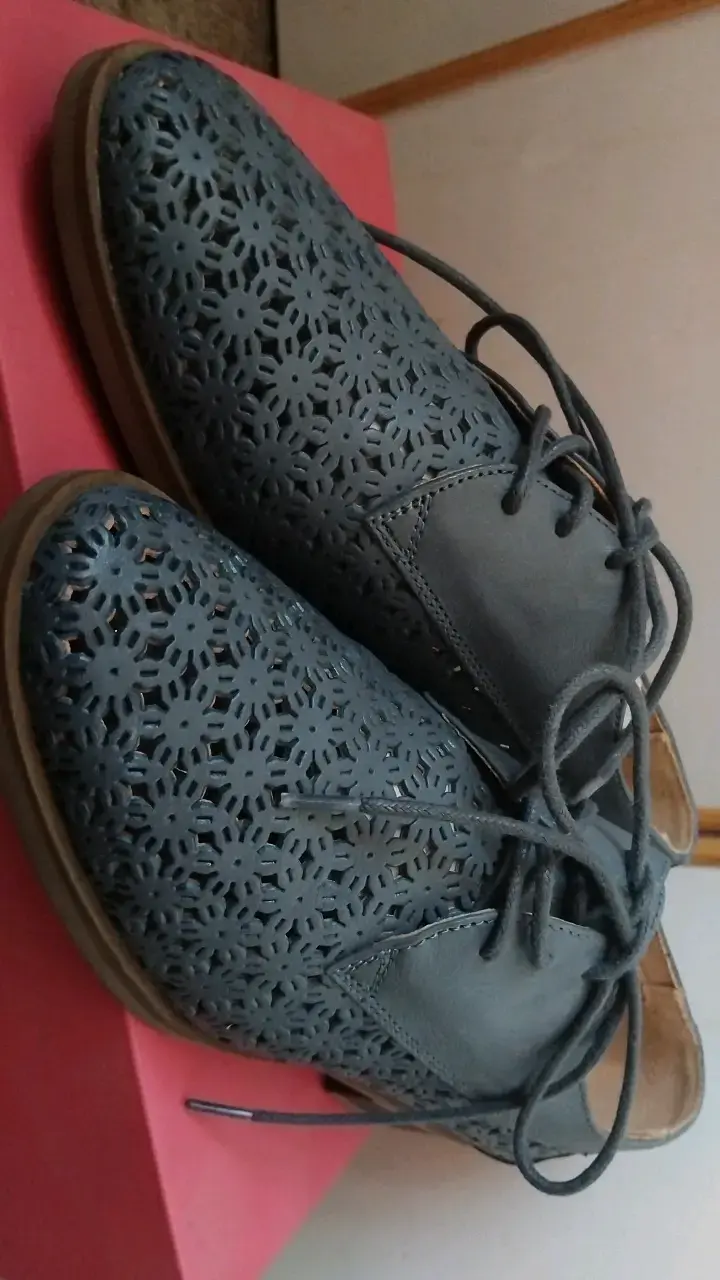 Zapatos de cuero calados gris oscuro - 1