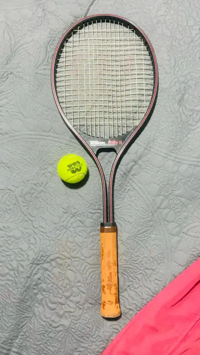 Raqueta de tenis Wilson Rally II con pelota - miniatura 1