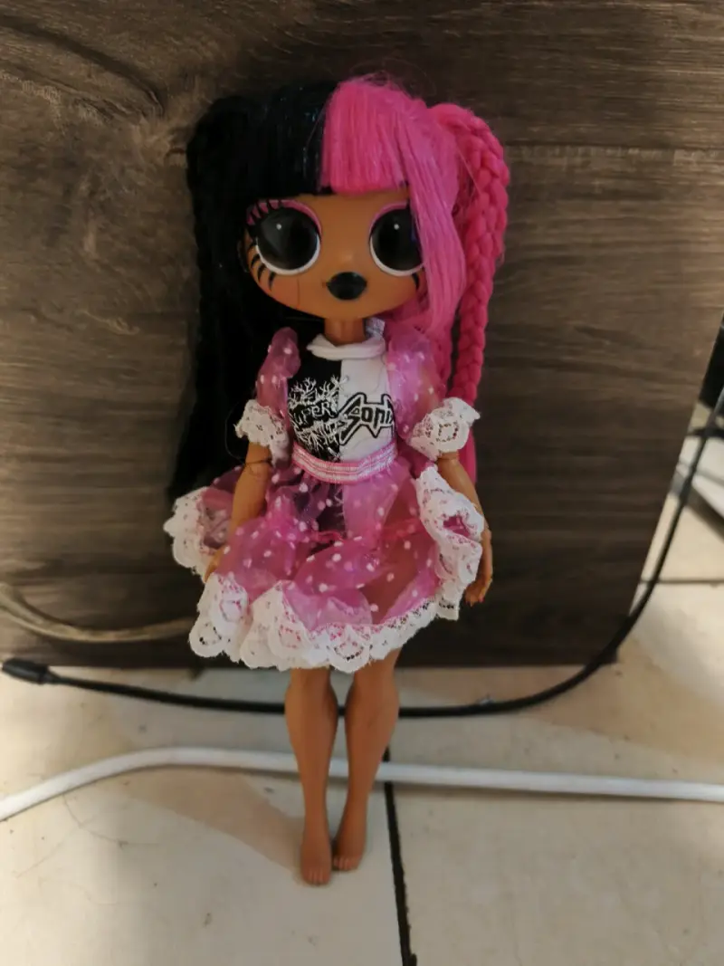 Muñeca LOL Surprise con cabello azul - 2