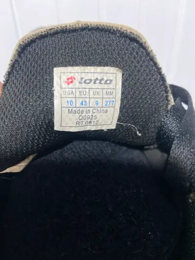 Botines de fútbol Lotto negros y plateados - miniatura 5