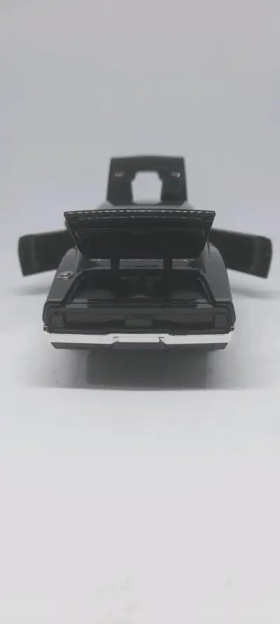 Dodge Challenger Escala 1:32 Con Luz Y Sonido Cole - miniatura 3