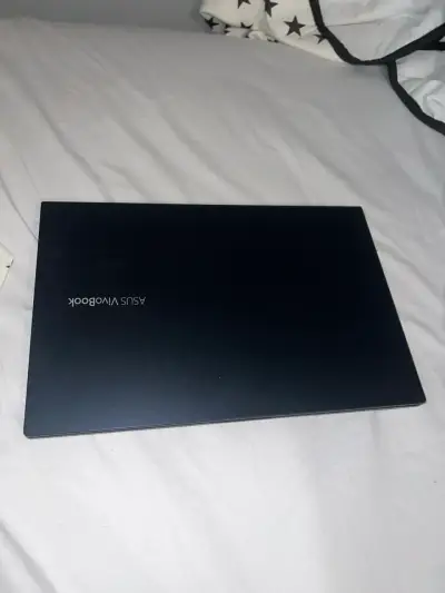 Laptop ASUS VivoBook en buen estado - miniatura 1