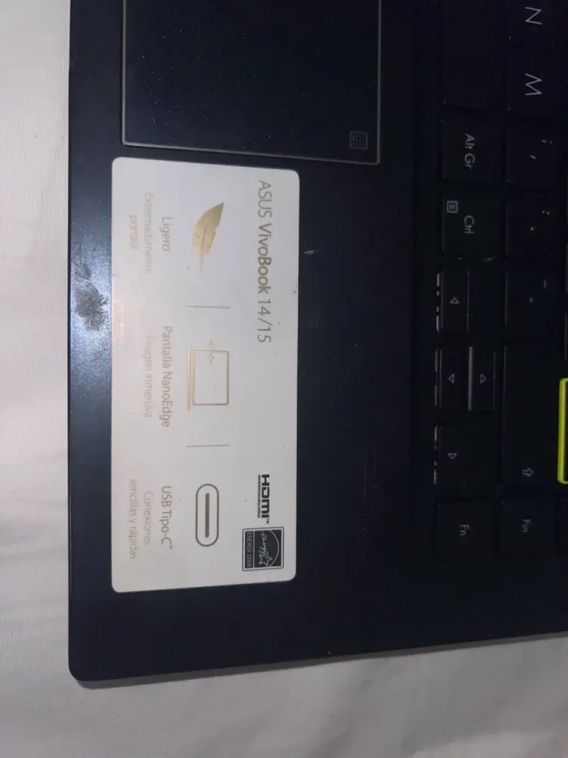 Laptop ASUS VivoBook en buen estado - 3
