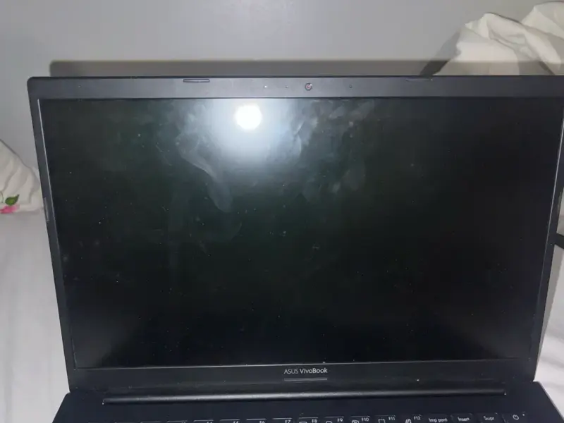 Laptop ASUS VivoBook en buen estado - 6