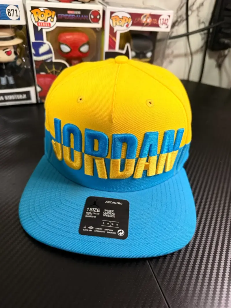 Gorra Jordan Pro amarilla y azul unisex - 1
