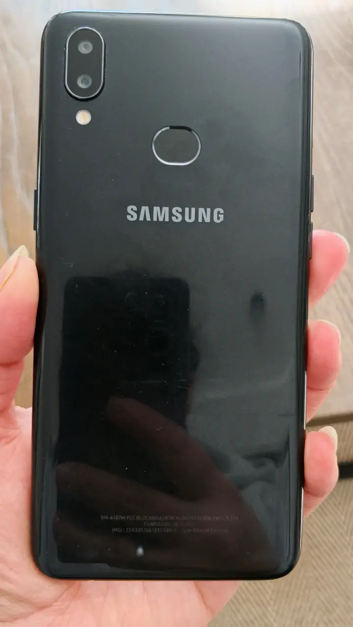 Smartphone Samsung con buena batería y almacenamiento - 3