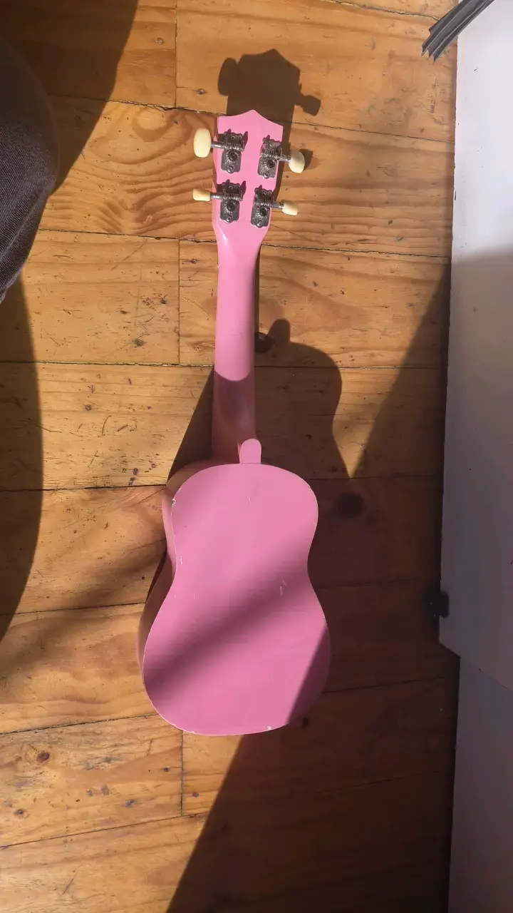 Ukulele IRIN rosa con diseño floral - 3