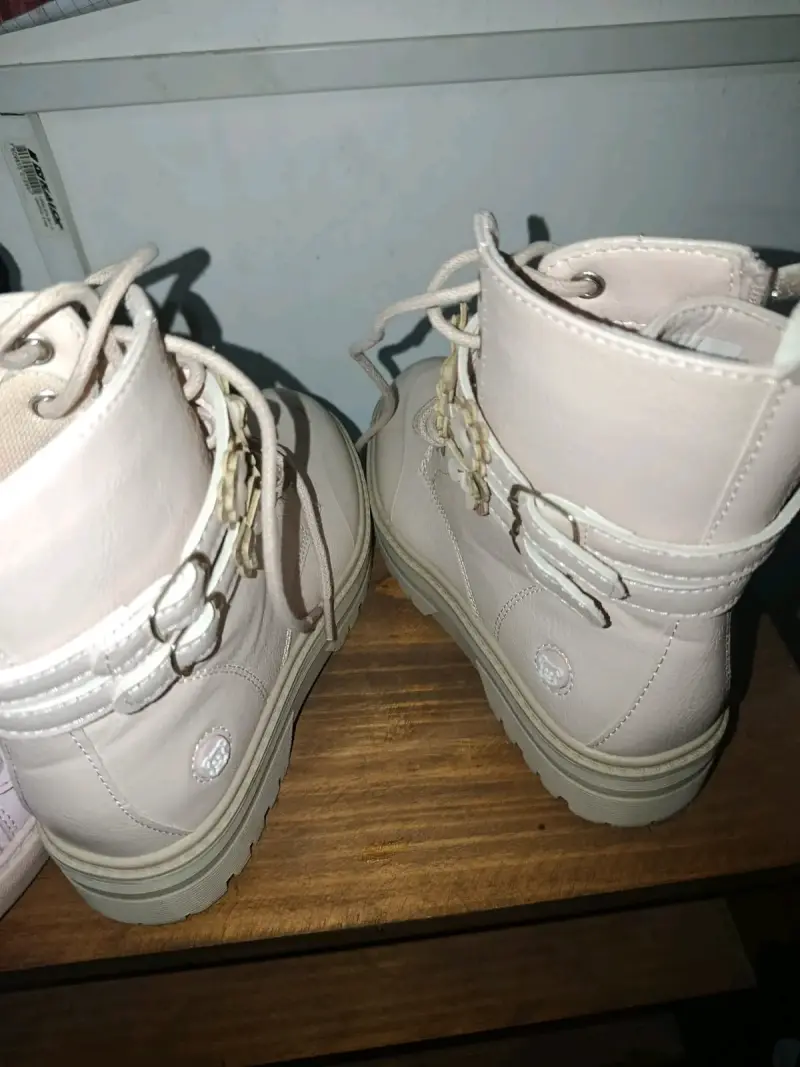 Botas beige con diseño floral para niña - 3