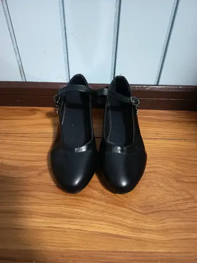 Zapatos negros de cuero con hebilla - miniatura 2
