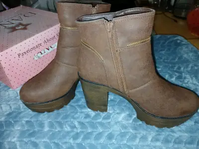 Botines de cuero marrón con cierre lateral - miniatura 2