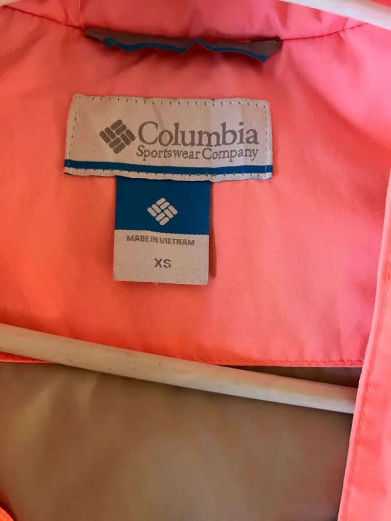 Chaqueta Columbia rosada con capucha de piel - 3
