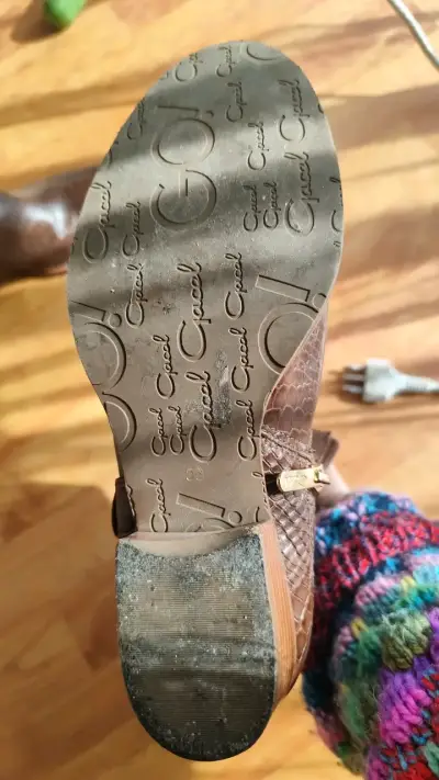 Botines de cuero marrón con textura - miniatura 4