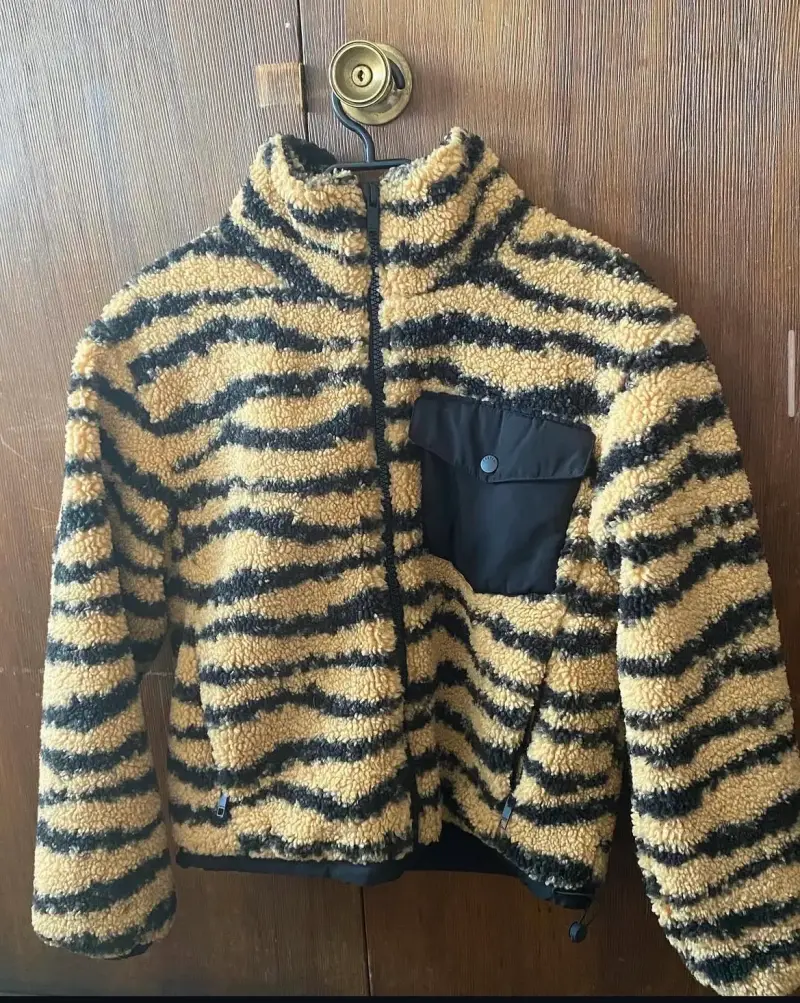 Chaqueta de lana con estampado de tigre
