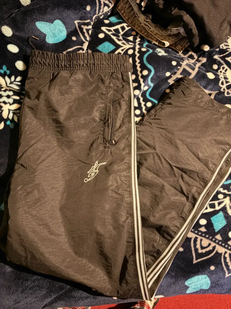 Pantalones deportivos negros Adidas