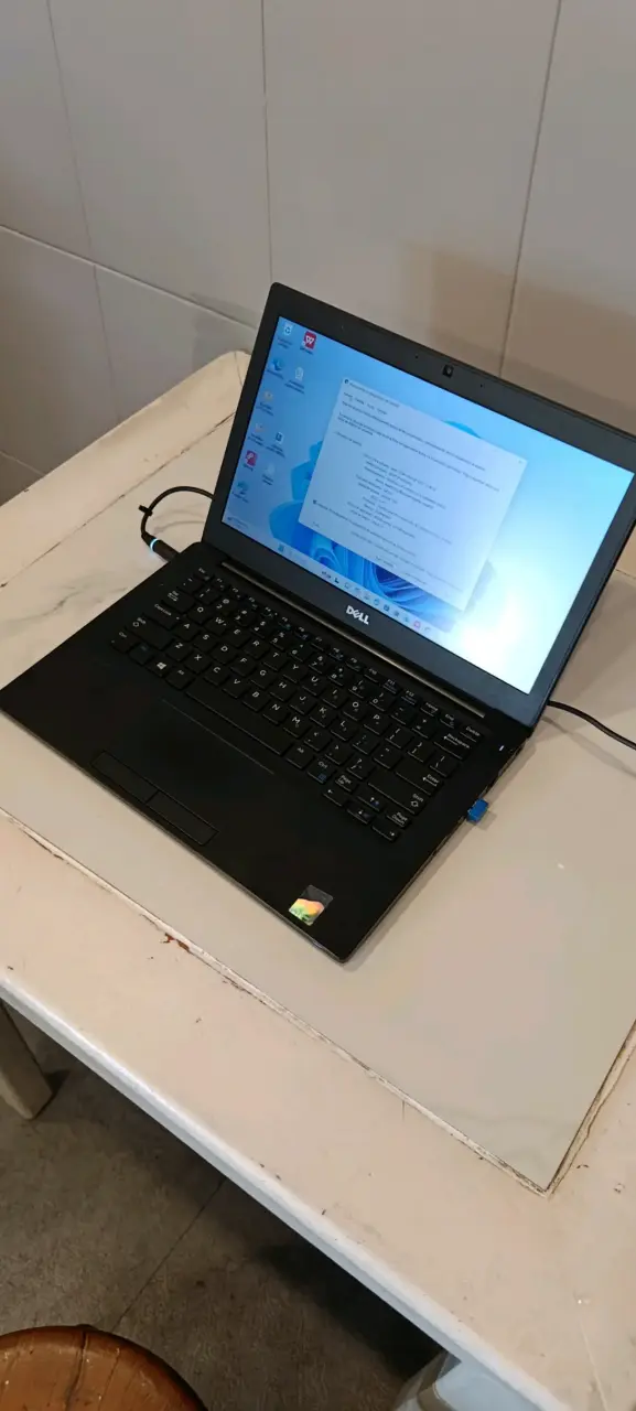 Laptop Dell en buen estado - 1
