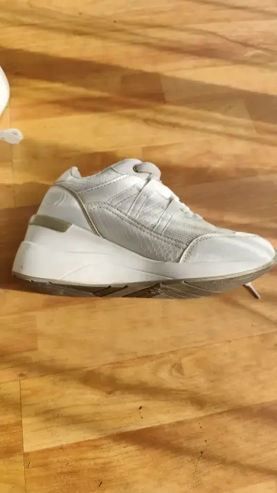 Zapatillas deportivas blancas con plataforma - miniatura 3