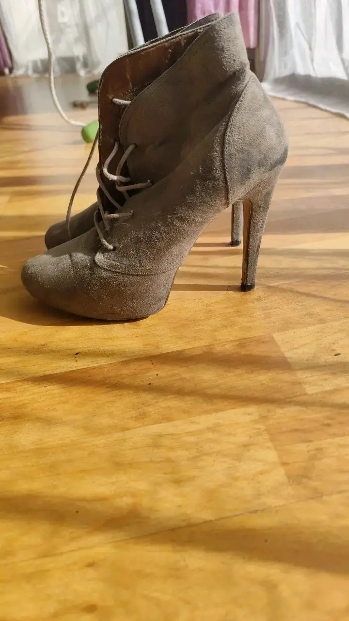 Botines de gamuza gris con cordones - 2