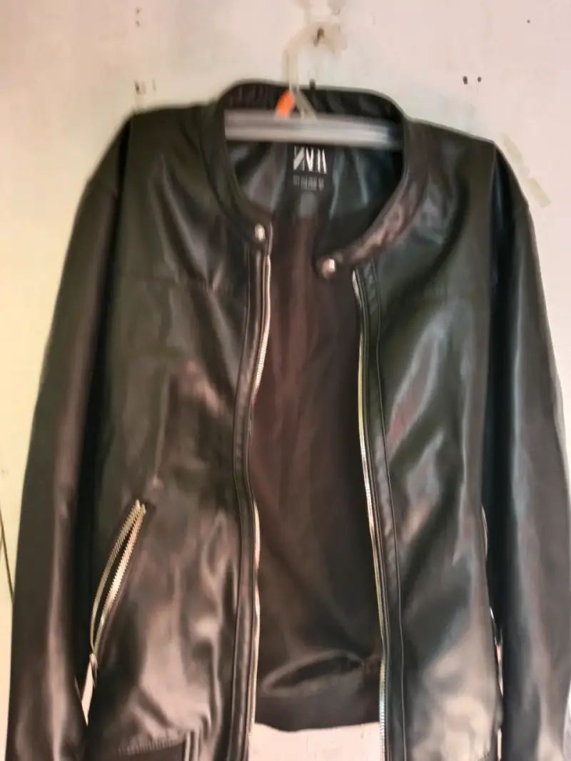 Chaqueta de cuero negra Zara con cierre - 3