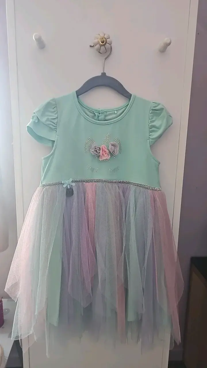 Vestido de niña con tul multicolor