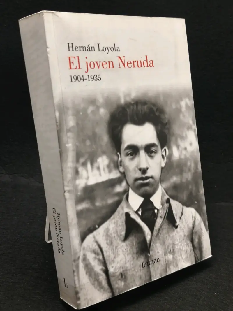 Libro 'El joven Neruda' de Hernán Loyola - 2