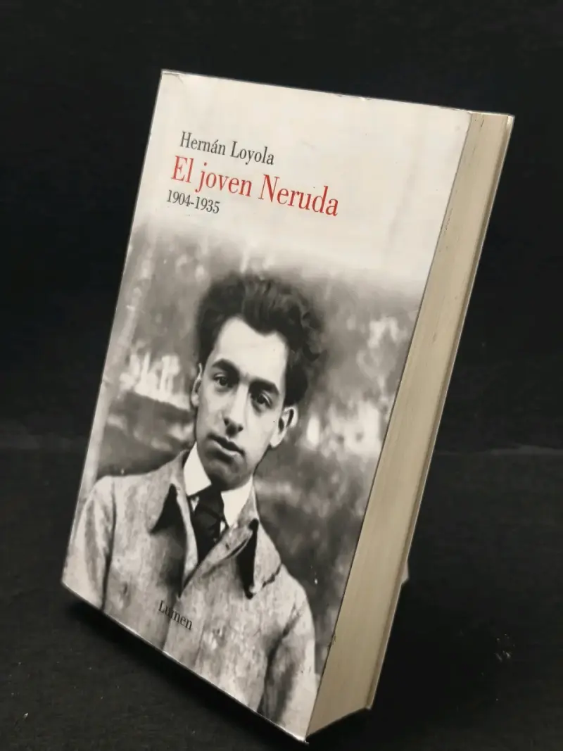 Libro 'El joven Neruda' de Hernán Loyola - 3