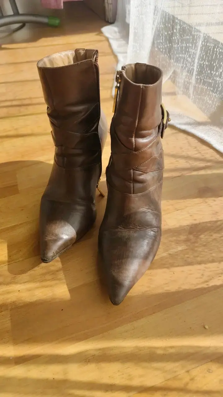 Botines de cuero marrón con tacón - 2