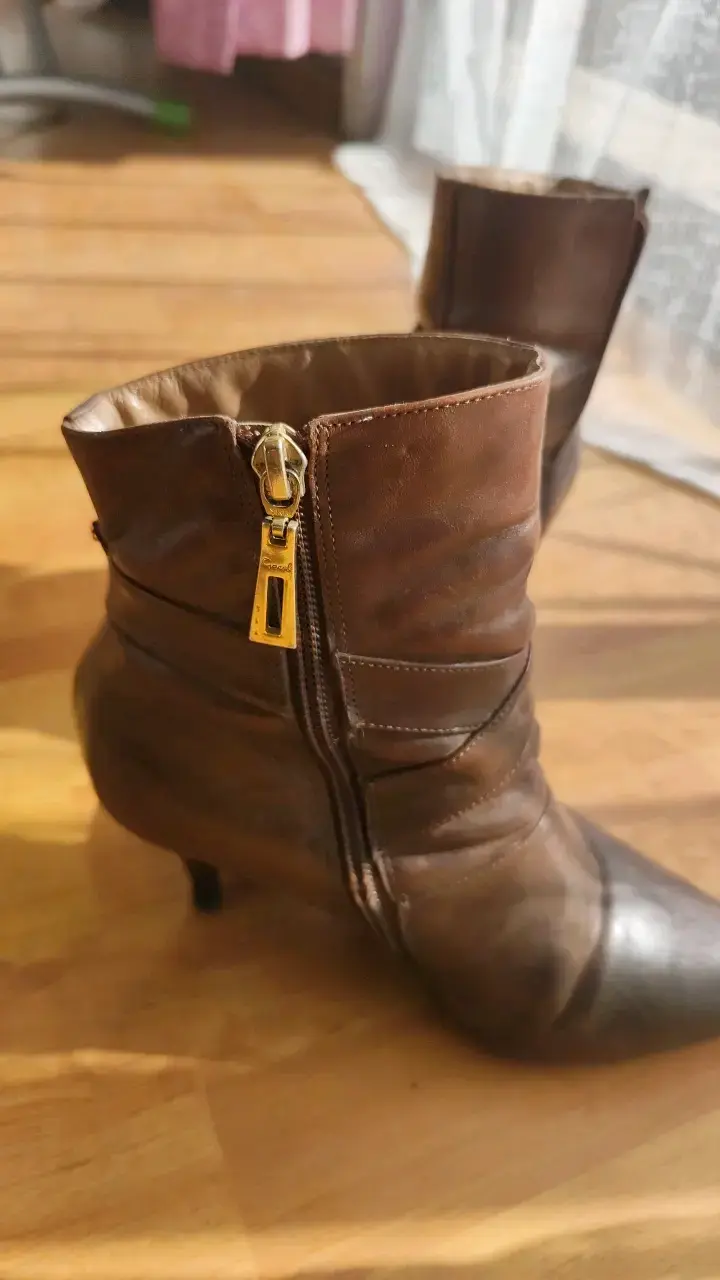 Botines de cuero marrón con tacón - 3