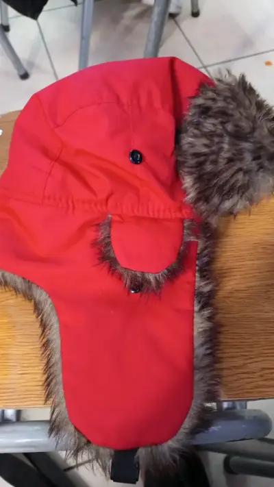 Gorro aviador rojo con forro de piel sintética - miniatura 2