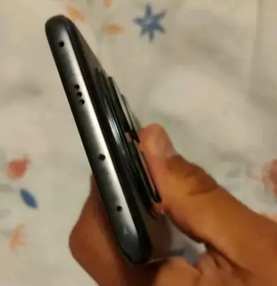 Smartphone Xiaomi Redmi 14 pro 5G en buen estado - miniatura 3