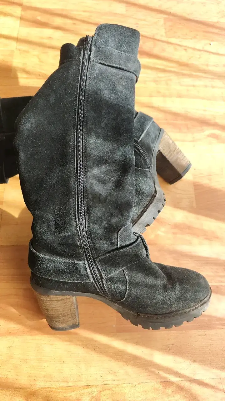 Botas negras de gamuza con hebillas - 3