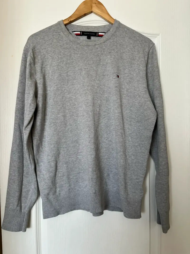 Suéter gris Tommy Hilfiger para hombre - 1