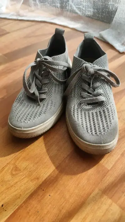 Zapatillas deportivas grises de tela - miniatura 1