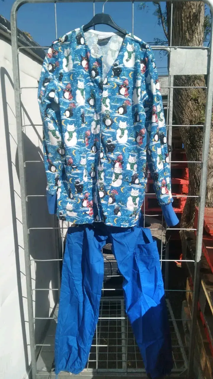 Pijama polar estampado de gatos