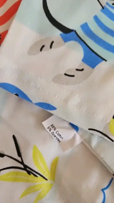 Saco de dormir infantil con diseño de nutrias - miniatura 3