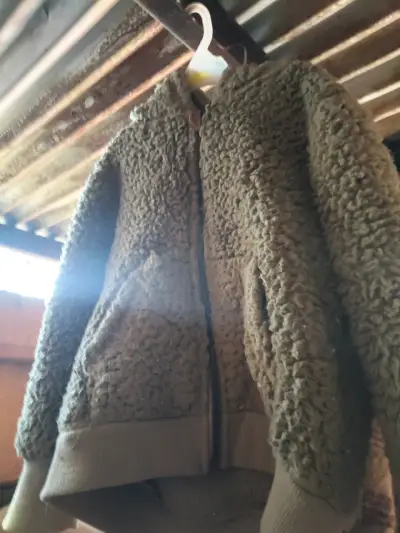 Chaqueta acolchada bicolor para invierno - miniatura 3